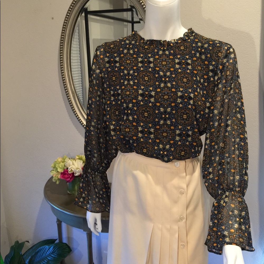 Curation Blouse Navy & Gold & Ivory
